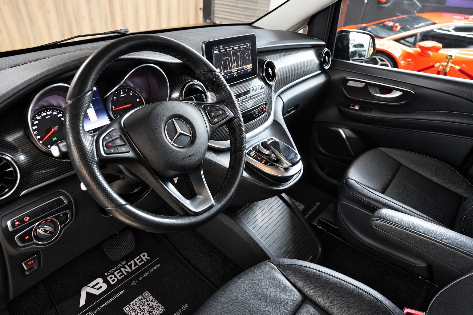 Fahrzeugabbildung Mercedes-Benz V 300d lang *Burmester*360°KAM*6-Sitz*SHZ*Navi