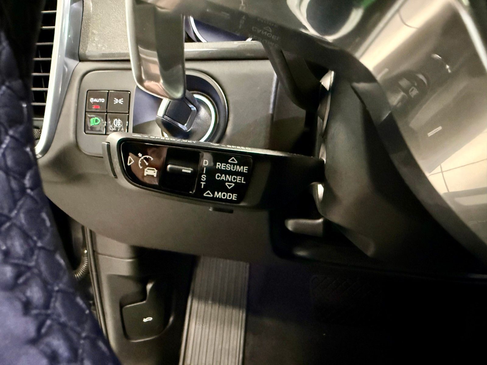 Fahrzeugabbildung Porsche Cayenne E-Hybrid ACC/Panorama/21Zoll/APPROVED