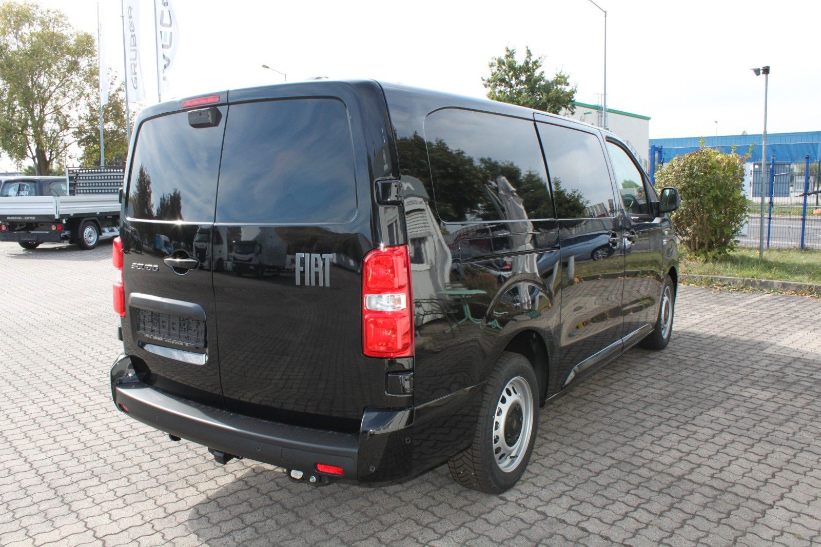 Fahrzeugabbildung Fiat Scudo XL Multicab Webasto/Full-LED 6-Sitzer