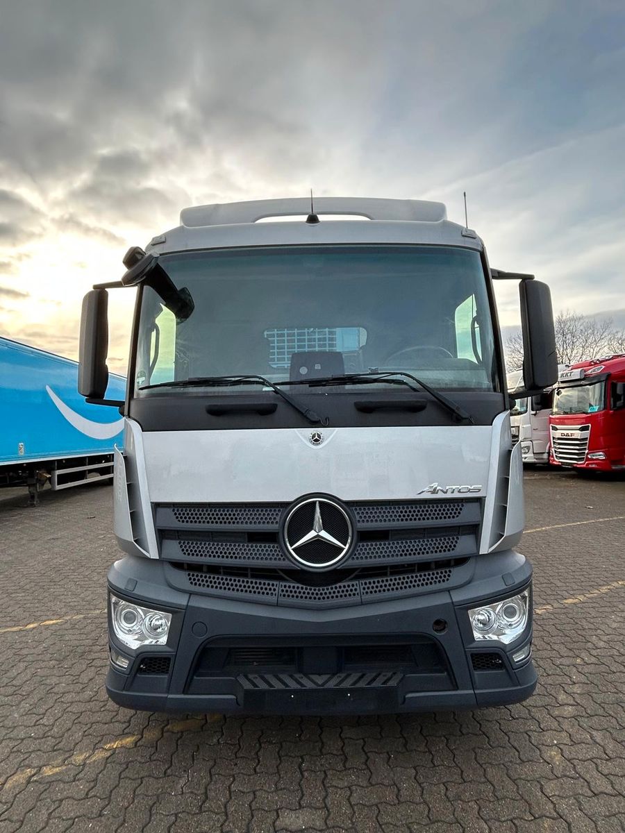 Fahrzeugabbildung Mercedes-Benz 1840 L Antos mit 2-Achs Kühlauflieger