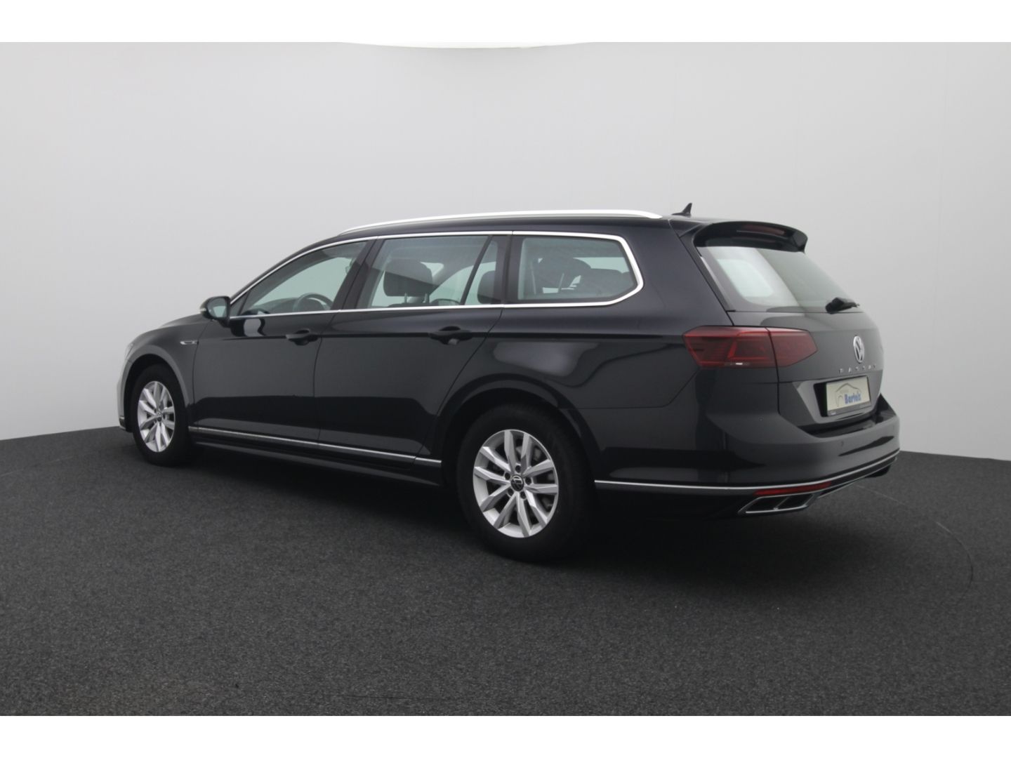 Fahrzeugabbildung Volkswagen Passat Variant 2.0 TDI DSG elegance R-LINE AHK