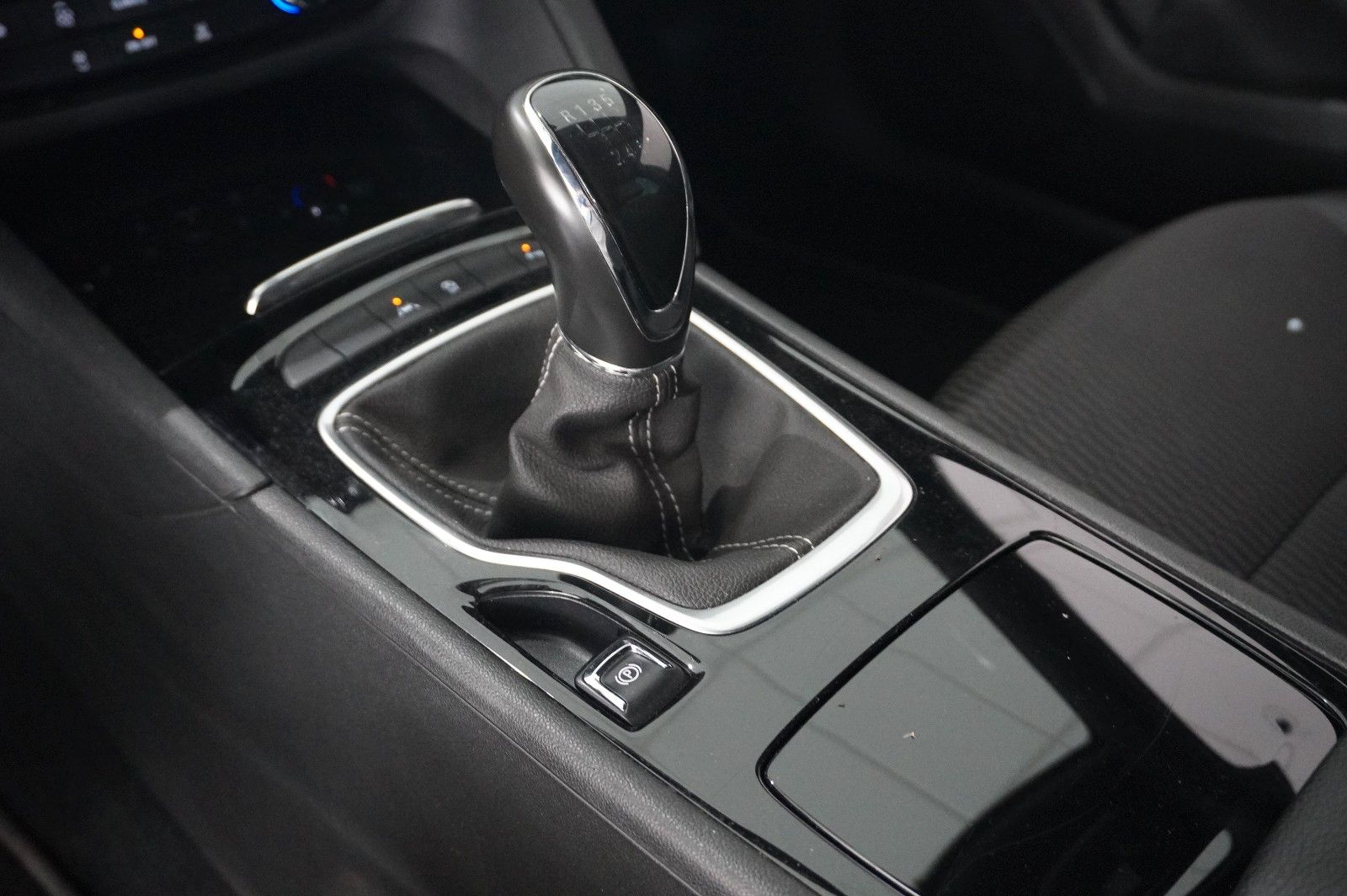 Fahrzeugabbildung Opel Insignia B ST 1.5D ELEGANCE NAVI/LED/KAMERA/DAB+