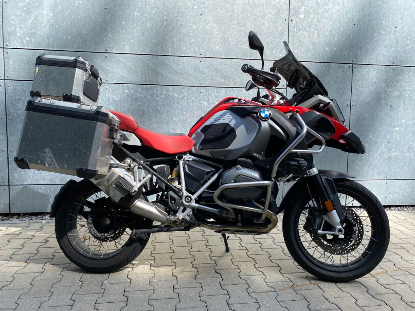 Fahrzeugabbildung BMW R 1200 GS Adventure 3 Pakete Connectivity Seiten