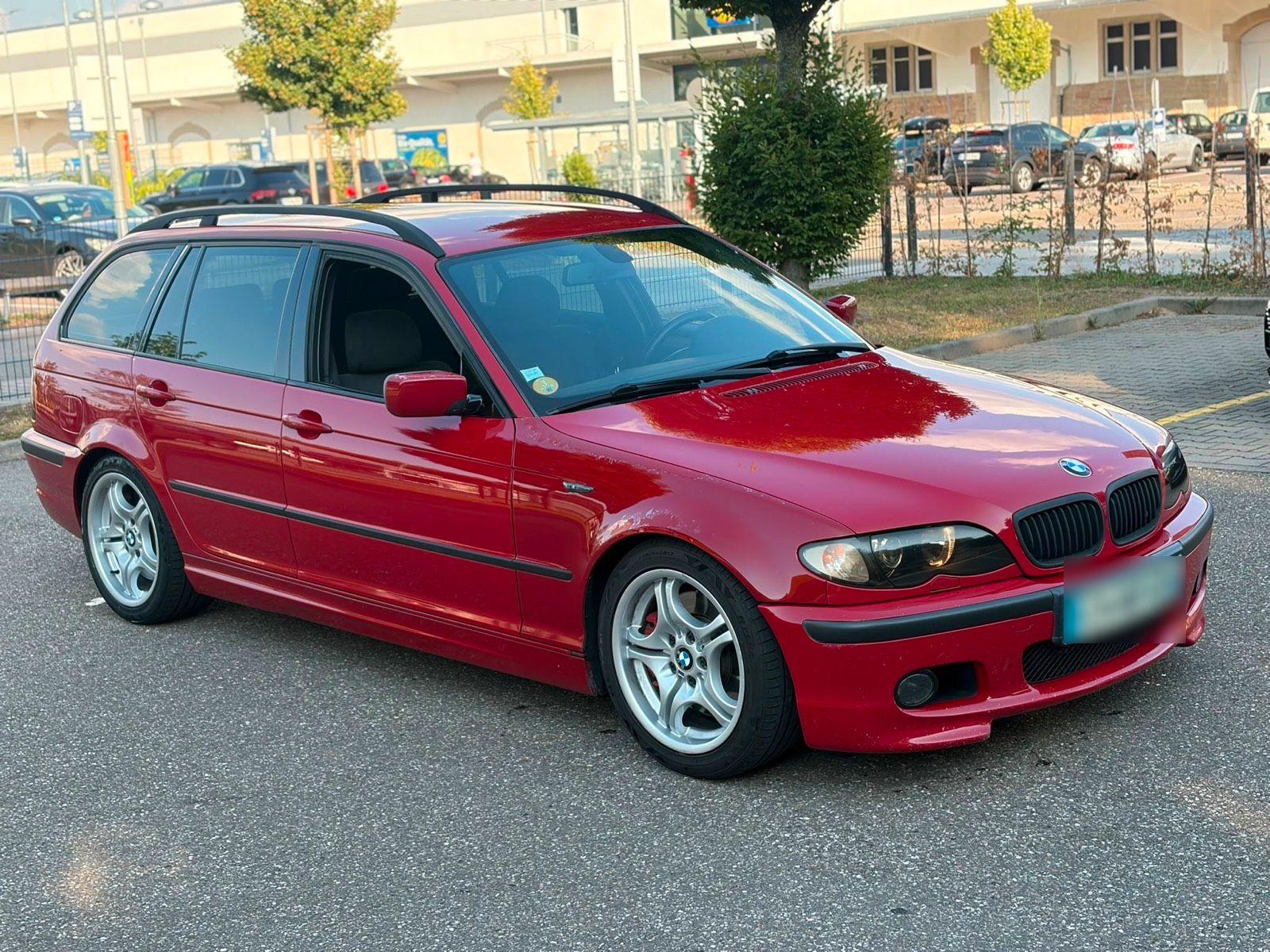 BMW 330 2004 — rear view