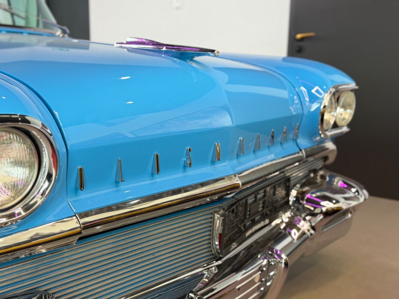 4-Door Holiday Sedan Super 88