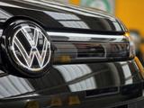 Volkswagen Tiguan 1,5 eTSI People el.schw.AHK Sicherheit... - Volkswagen Tiguan: Schwarz