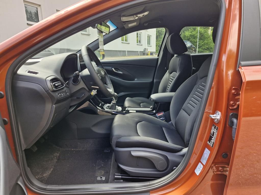 Autohaus Zimpel & Franke - Hyundai i30 Advantage 1.0 T-GDI Navi+Kamera+SHZ+LED - Bild 8 Autohaus Zimpel & Franke - Hyundai i30 Advantage 1.0 T-GDI Navi+Kamera+SHZ+LED - Bild 8