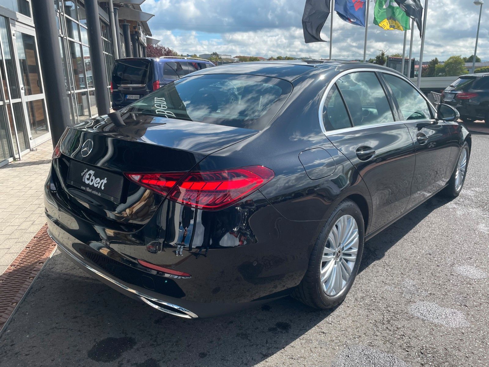 Fahrzeugabbildung Mercedes-Benz C 200 d AVANTGARDE 360°+TOTW+Carplay+Ambiente