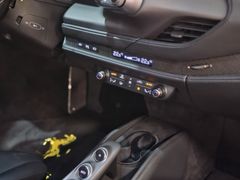 Fahrzeugabbildung Ferrari F8 Tributo (RACING/LIFT/CARBON/CAMERA/ GARANTIE!