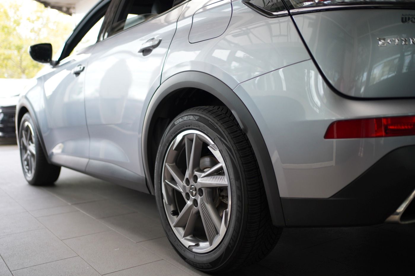 Fahrzeugabbildung DS Automobiles DS7 Crossback E-Tense 4x4 300 Ligne Noire