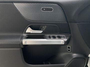Mercedes GLB 180 - 11