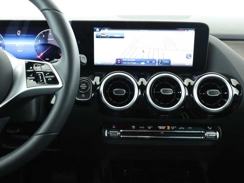 Fahrzeugabbildung Mercedes-Benz GLA 180 Progressive*Kamera*LED*Sportsitz*CarPlay