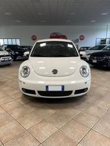 Volkswagen New Beetle 1.6 - weiße Volkswagen New Beetle