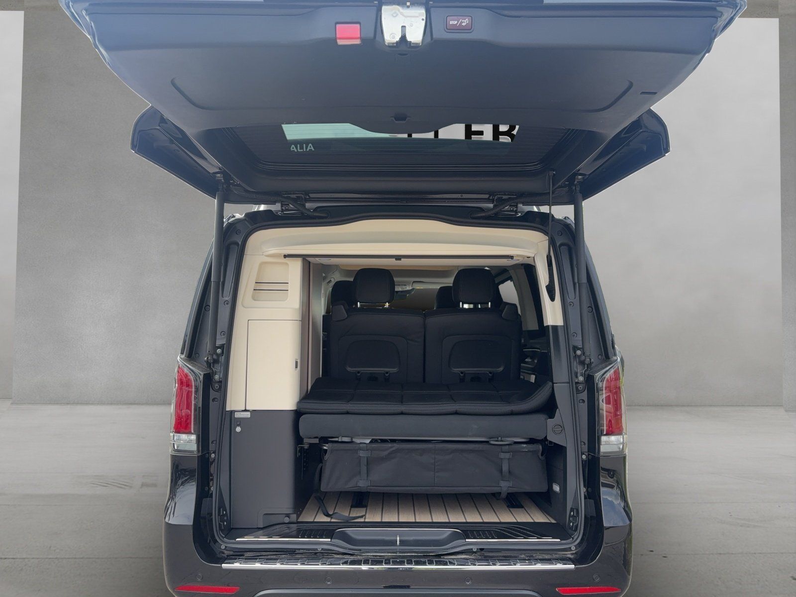 Fahrzeugabbildung Mercedes-Benz Marco Polo 300d AMG AIRMATIC DISTR WW-Standh AHK