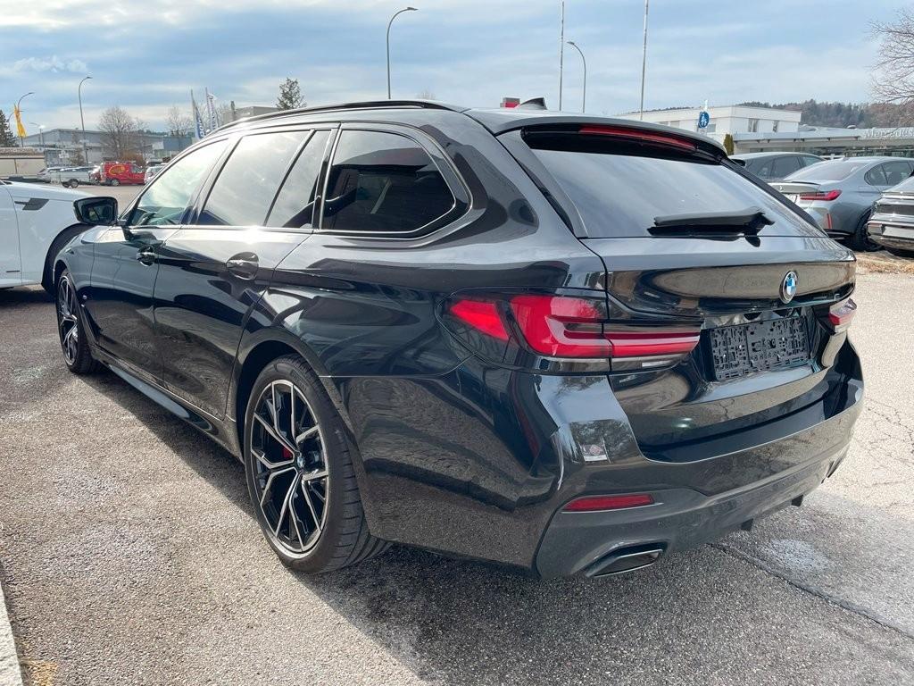 BMW 520d xDrive Touring/M-Sport/19"/AHK/Pano/ACC/Key – 4