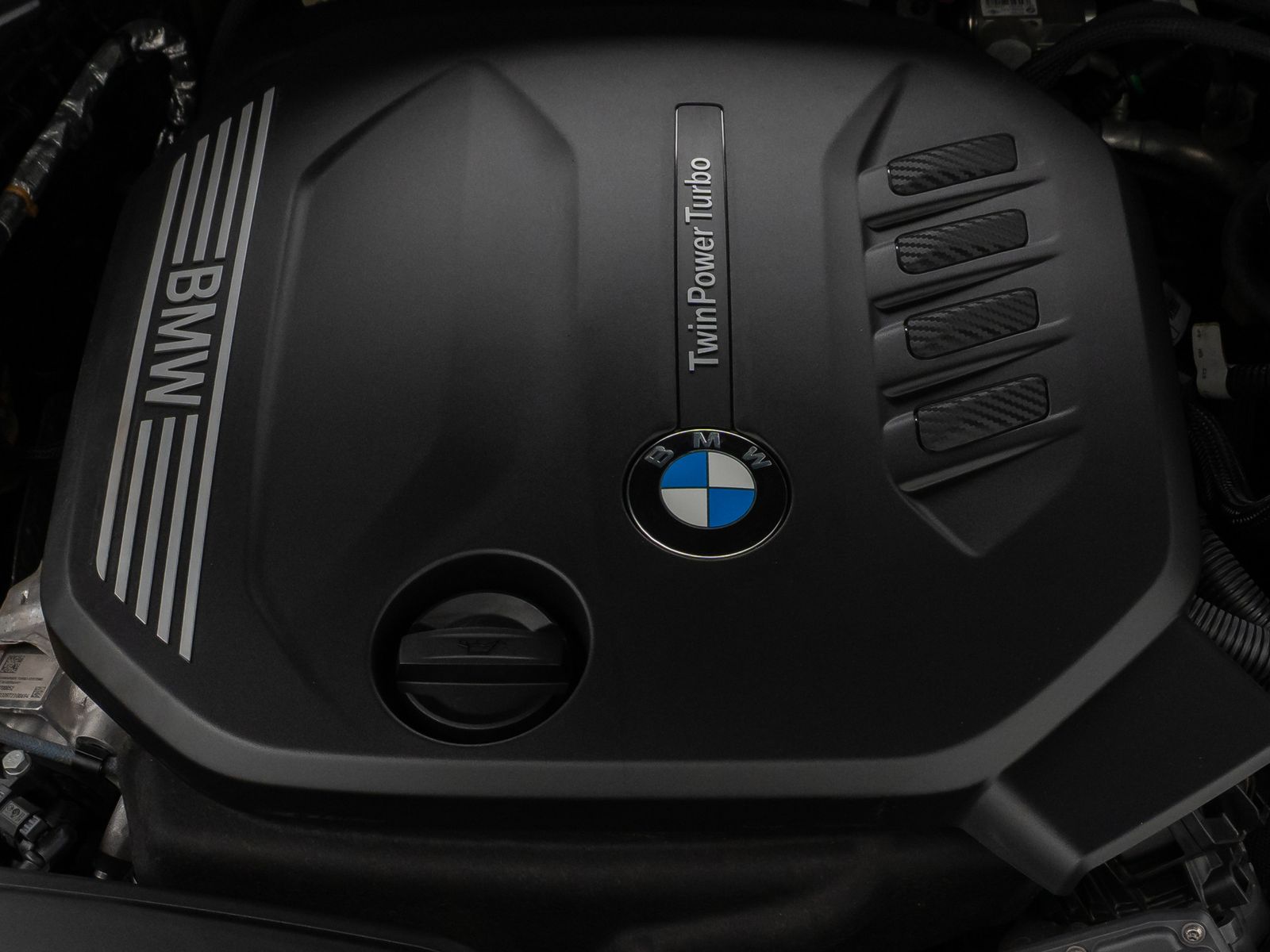 Fahrzeugabbildung BMW 520d M Sport Panorama 360° HUD HiFi AHK Komfort