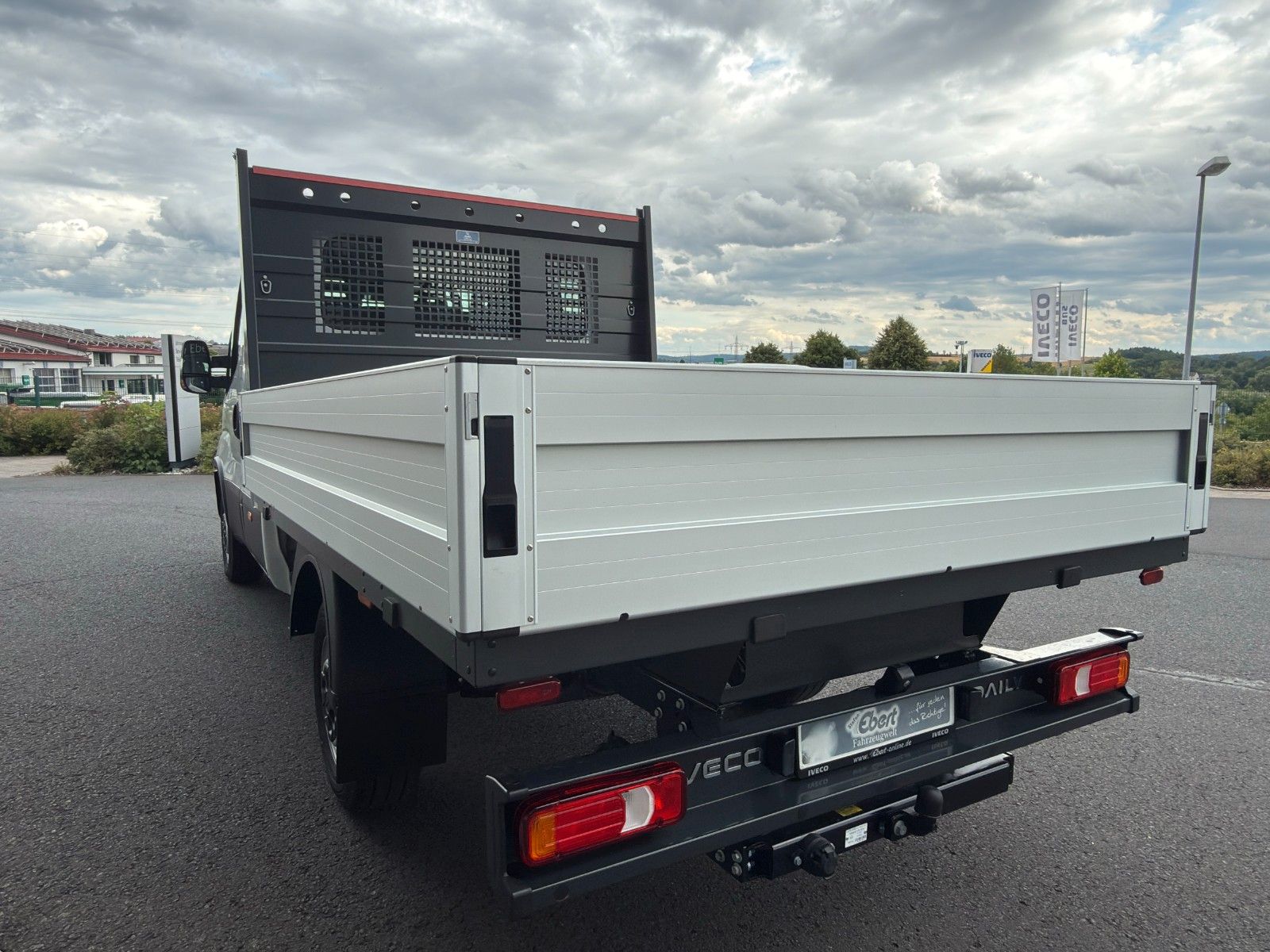 Fahrzeugabbildung Iveco Daily 35S14Y D Pritsche *R 3.450* AHK