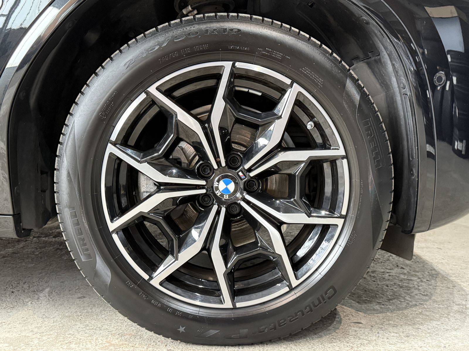 Fahrzeugeinzelansicht 16 Fahrzeugabbildung BMW X3 xDrive20i M Sportpaket | Sitzheizung | M Spor
