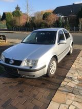 Volkswagen Bora 1.6 Edition  TÜV neu AHK rostfrei o. Mängel - Volkswagen Bora: Edition