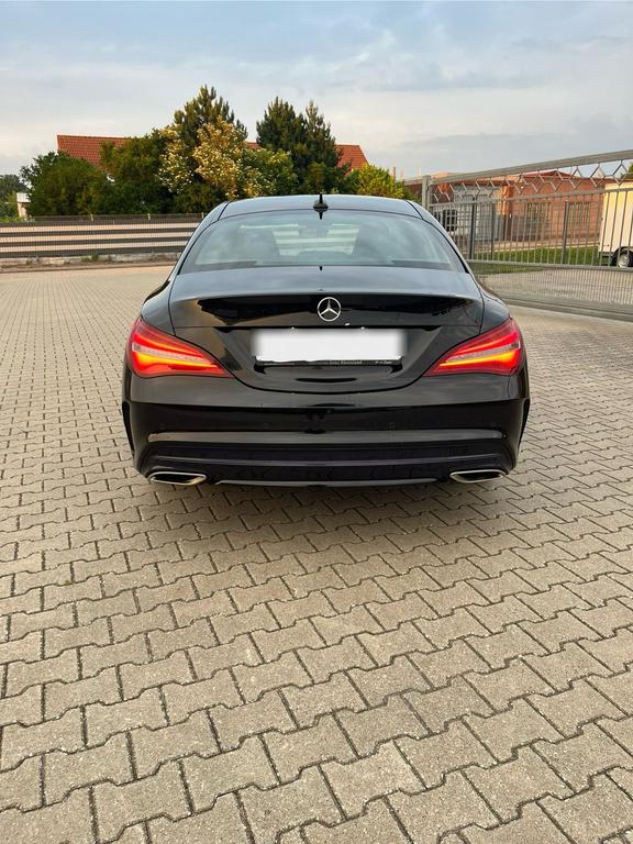 Mercedes-Benz CLA 180