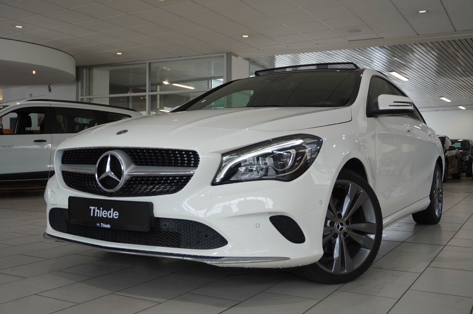Fahrzeugabbildung Mercedes-Benz CLA 200 SB URBAN 7G-DCT NAVI/LED/PANO./SHZ/SPORT