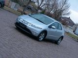 Honda Civic Lim. 5-trg. 1.4 Sport TÜV NEU PDC 1 HAND - Honda Civic aus 2008 mit Benzin-Antrieb