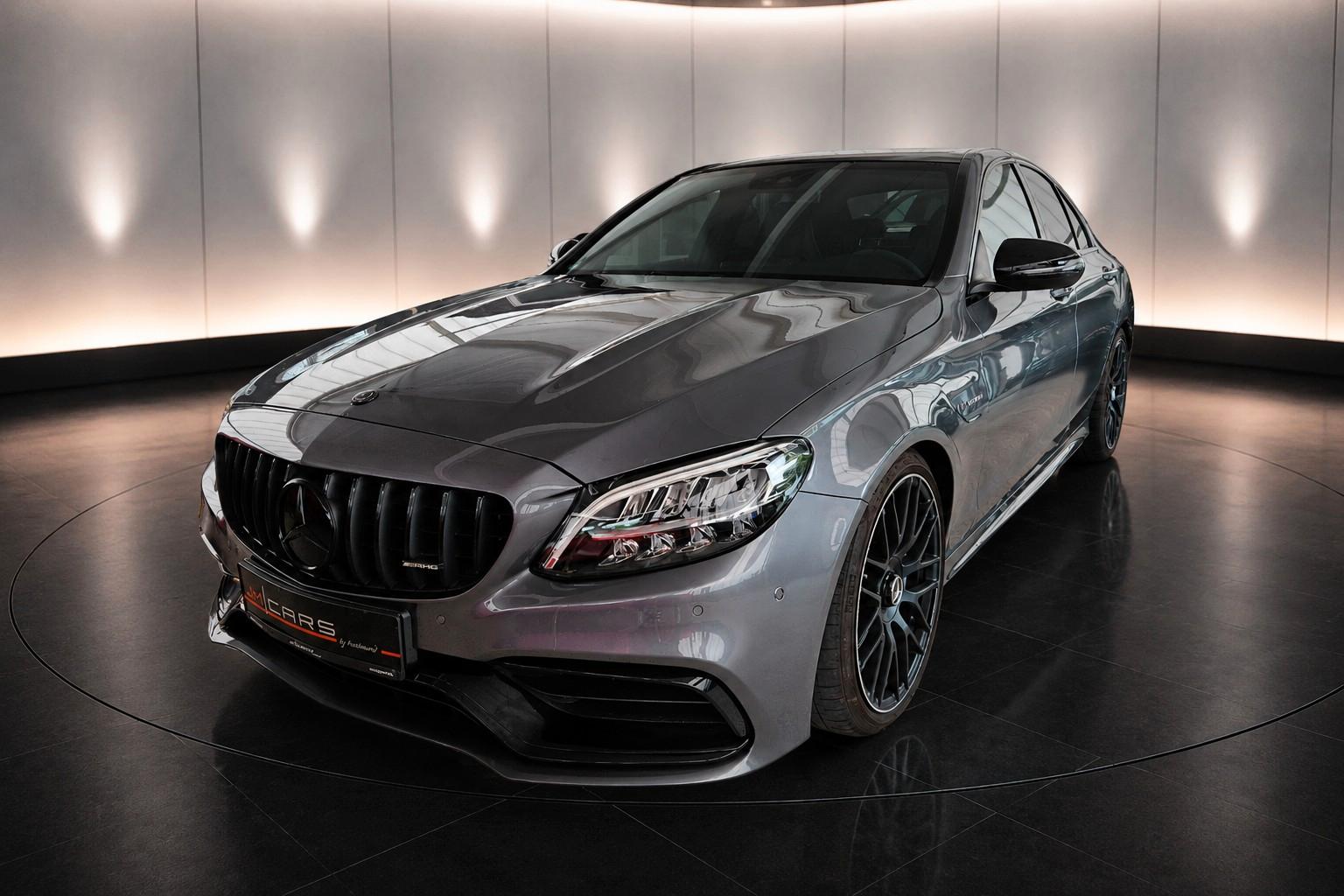 Mercedes-Benz C 63 AMGPerfomance-AGA/Schale/Pano/Widescr/20"