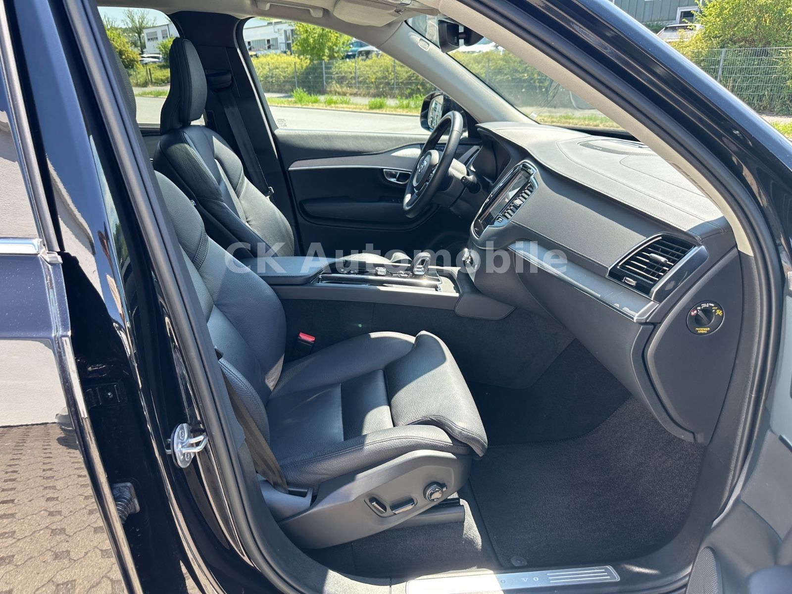 Fahrzeugabbildung Volvo XC90 B5 Plus Bright AWD 7Sitze/Navi/Pano/360°Kam
