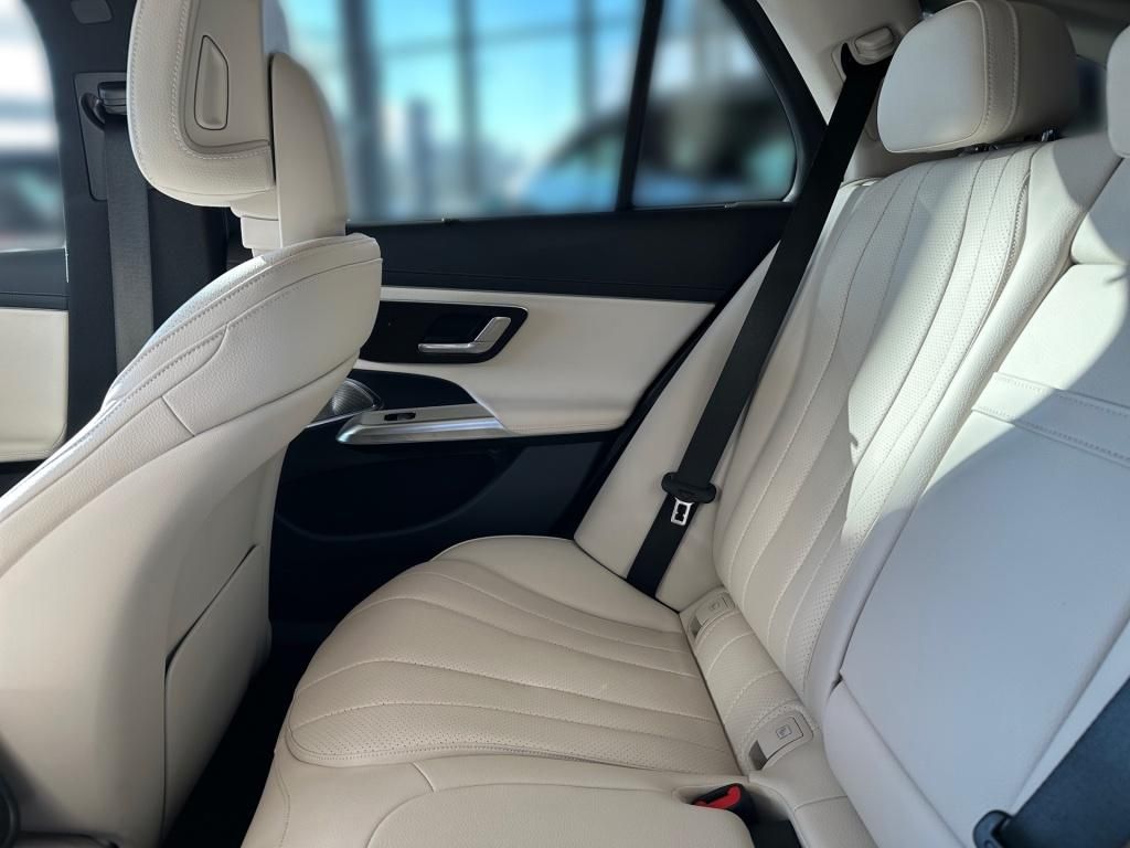 Fahrzeugabbildung Mercedes-Benz E 300 de 4MATIC T-Modell mit EQ Hybrid Technolog