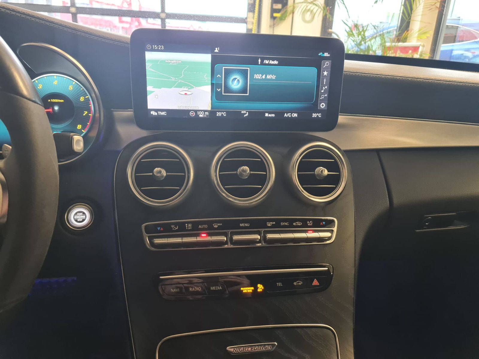 Fahrzeugabbildung Mercedes-Benz C 200 NIGHT EDITION / KAMERA / GEPFLEGT