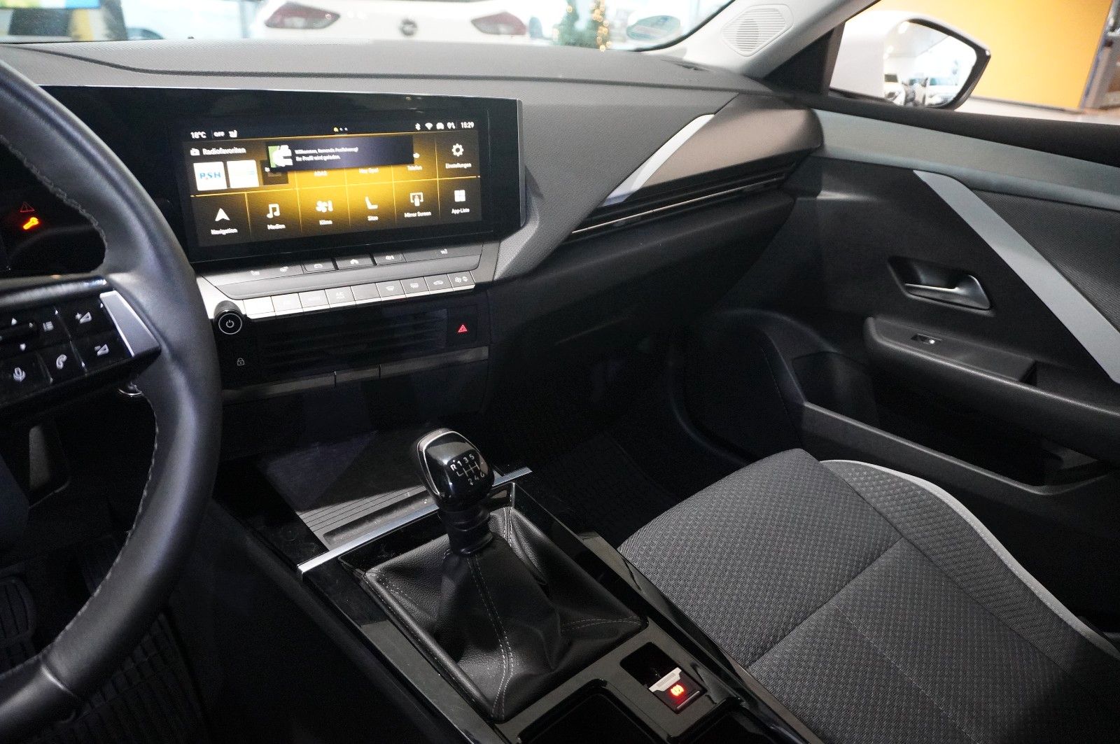 Fahrzeugabbildung Opel Astra L LIM. 1.5D BUSINESS NAVI/LED/KAMERA/DAB+