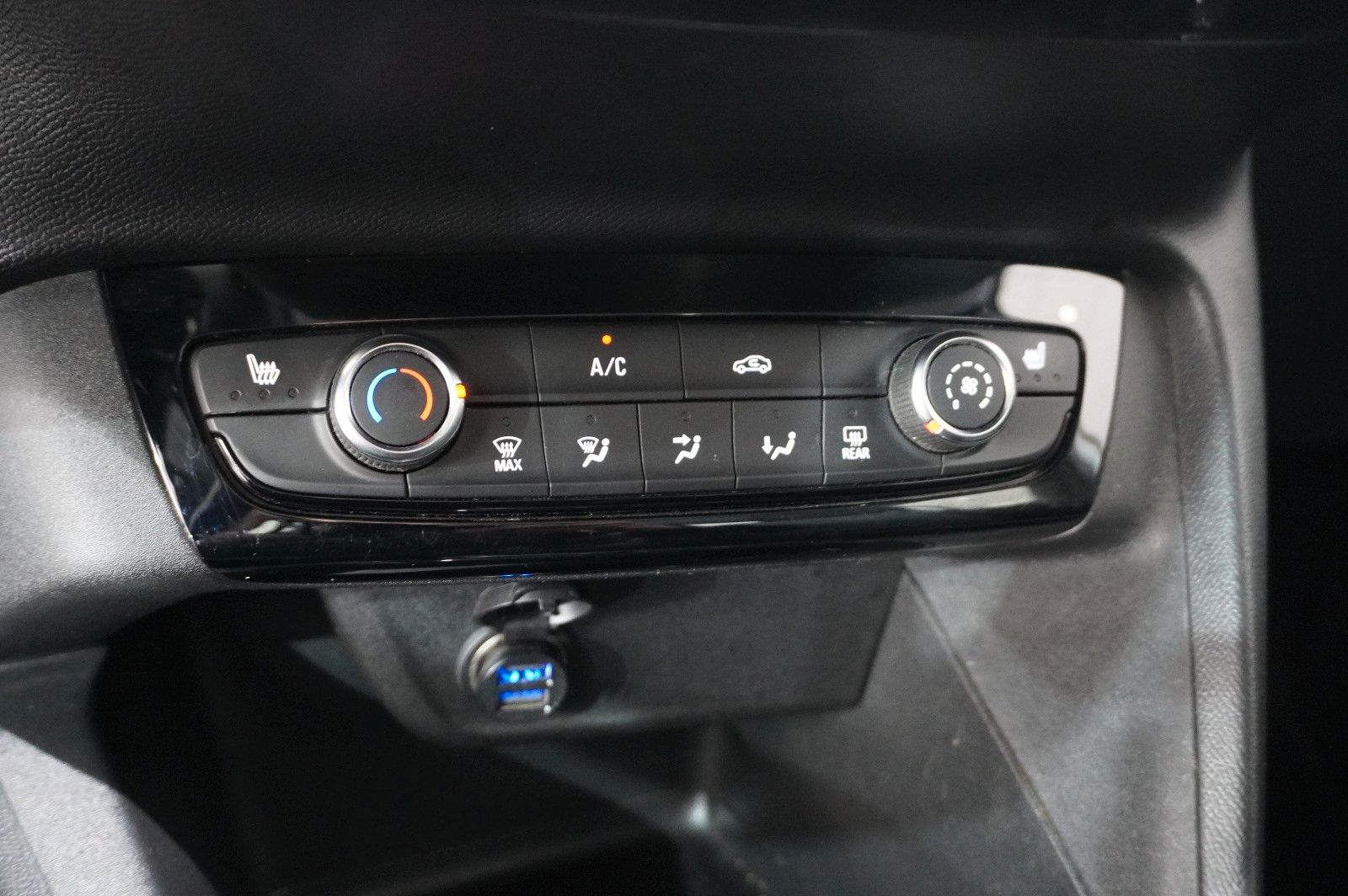 Fahrzeugabbildung Opel Corsa F 1.2 EDITION KLIMA/SHZ/PDC/SPORT/TEMP.