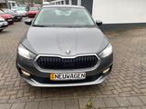 Skoda Fabia*5J*GARANTIE*KLIMAAT*R.KAMERA*Smartlink*Shz - Skoda mit Benzin-Antrieb: Kleinwagen, Schaltgetriebe