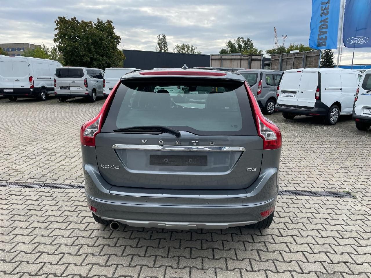 Fahrzeugabbildung Volvo XC60 Momentum 2WD