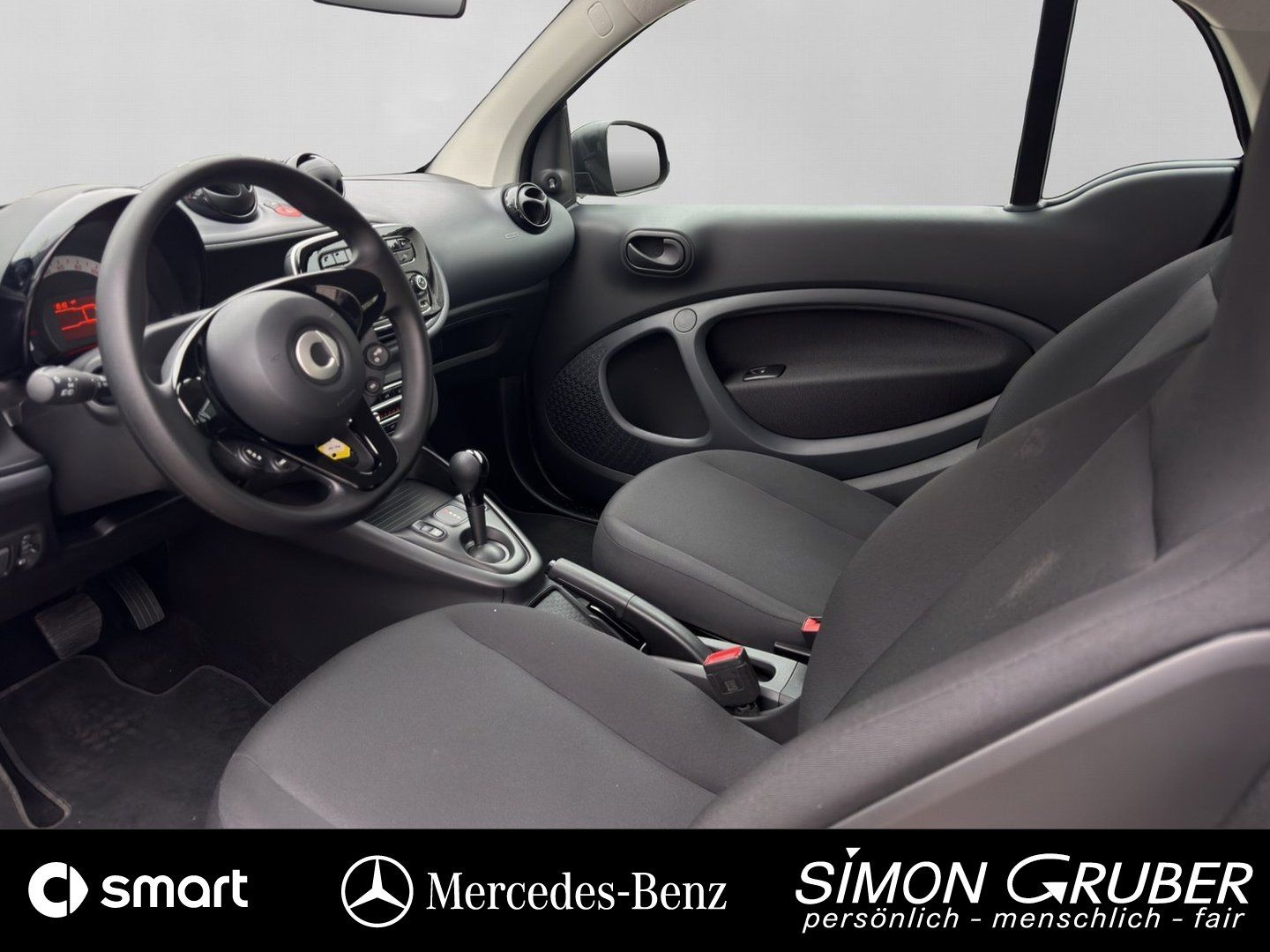 Fahrzeugabbildung Smart Smart fortwo EQ Klima Radio 22 KW Lader