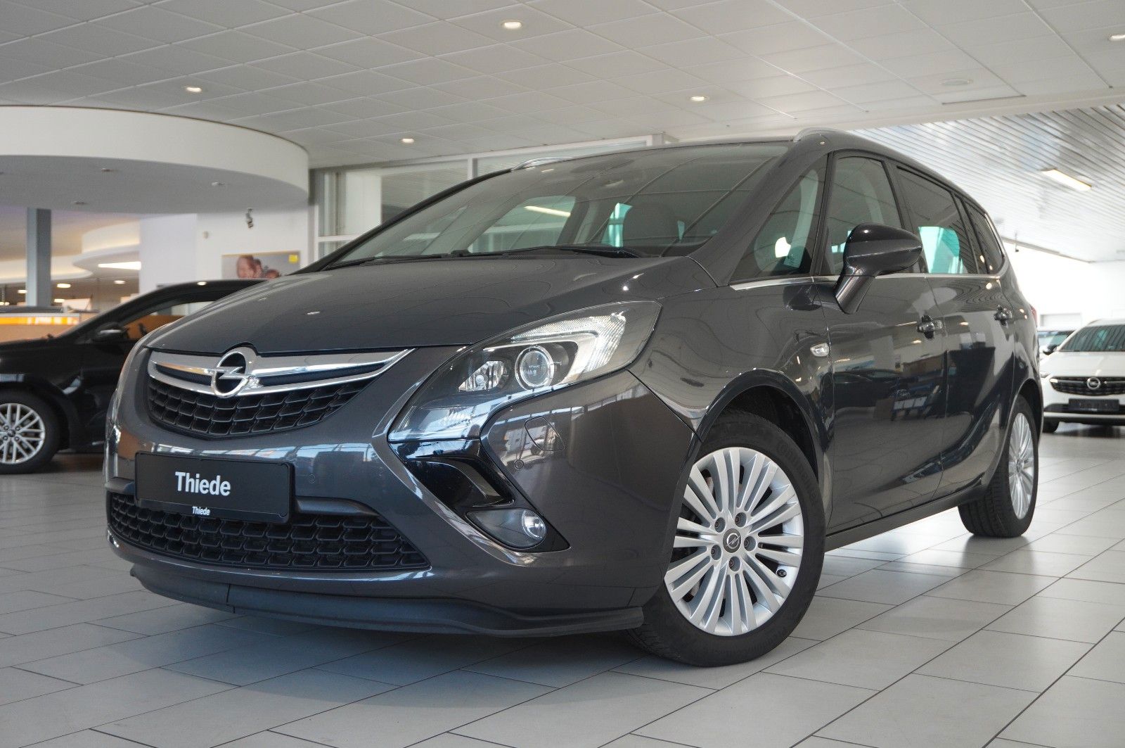 Fahrzeugabbildung Opel Zafira C Tourer 1.6T INNOV. 7-SITZ NAVI/SHZ/AHK