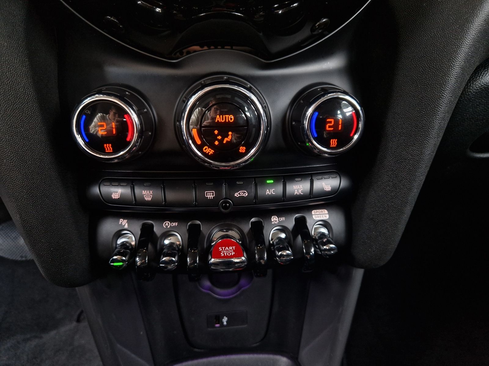 Fahrzeugabbildung MINI Cooper Pepper LED DAB SHZ PDC ALU