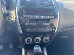 Fahrzeugabbildung Peugeot 4008 Allure 4WD Scheckheftgepflegt Standheizung