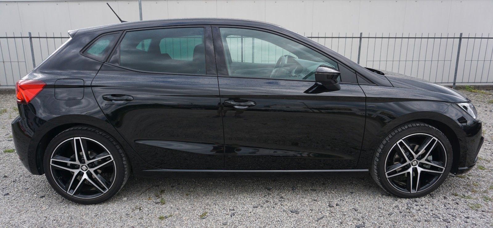 Fahrzeugabbildung SEAT Ibiza FR, Full Link, LED, PDC, Touch, SHZ, Sport