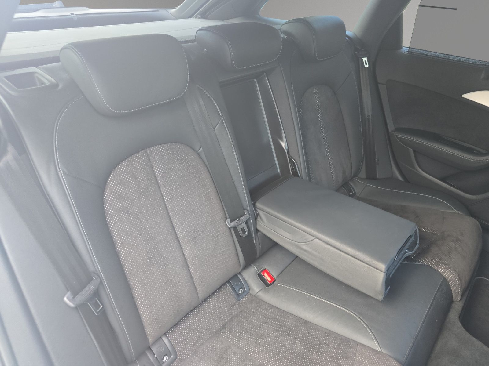 Fahrzeugabbildung Audi A6 Avant 3.0 TDI quattro 3x S-Line Voll