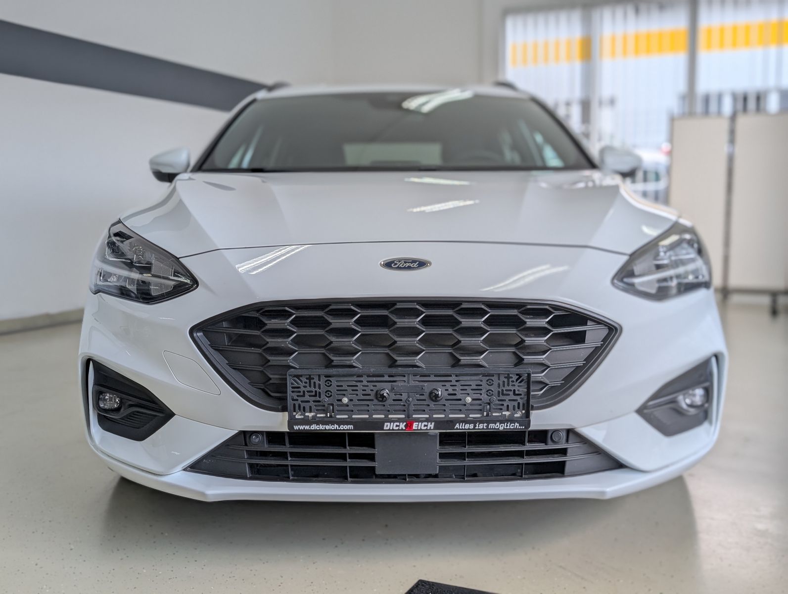 Fahrzeugabbildung Ford Focus ST-Line X LED AHK TEMP LHZ SHZ CAM APPLINK