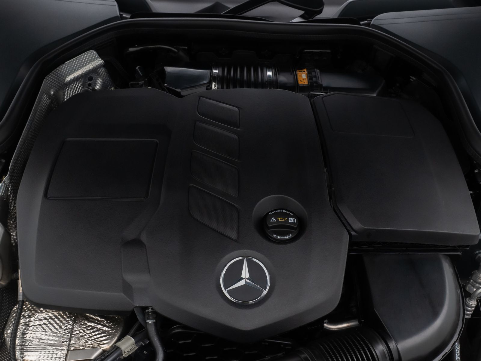 Fahrzeugabbildung Mercedes-Benz E 300 de Widscreen 360&deg; DAB AHK FahrAss HiFi 18"