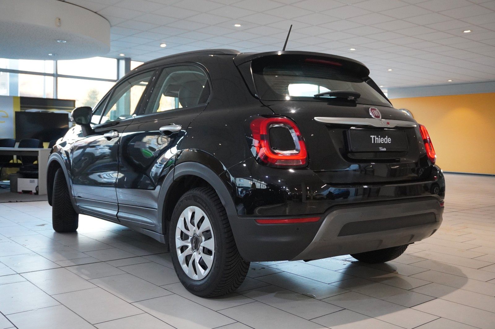 Fahrzeugabbildung Fiat 500X 1.3T CROSS DCT NAVI/LED/PDC/SPORT/TEMP/DAB+