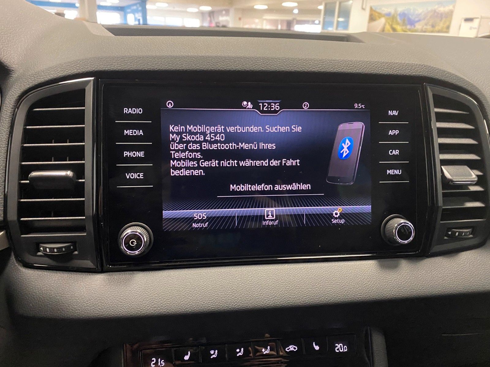 Fahrzeugabbildung SKODA Karoq 1.5 TSI DSG Selection+ACC+2030 Garantie+BC