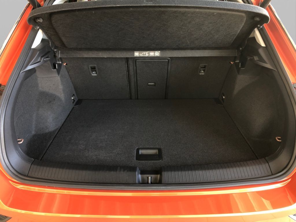 Fahrzeugabbildung Volkswagen T-Roc 1.6 TDI SCR UNITED LED AHZV Standheizung