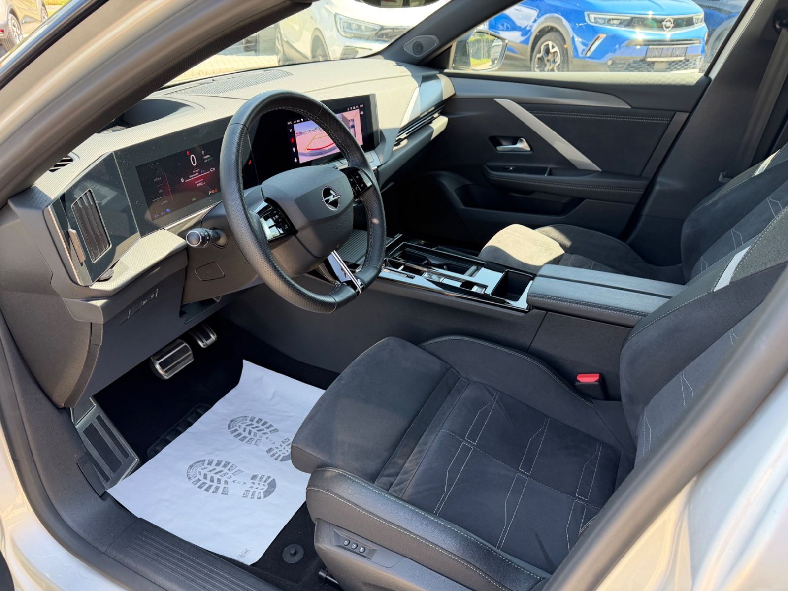 Fahrzeugabbildung Opel Astra 1.6 Hybrid°180 PS°GS Line°Kamera°Leder°LED