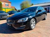 Volvo V60 Kombi D4 Summum*Automatik*LED*Navi*Tempo - Volvo V60 Summum mit Diesel-Antrieb