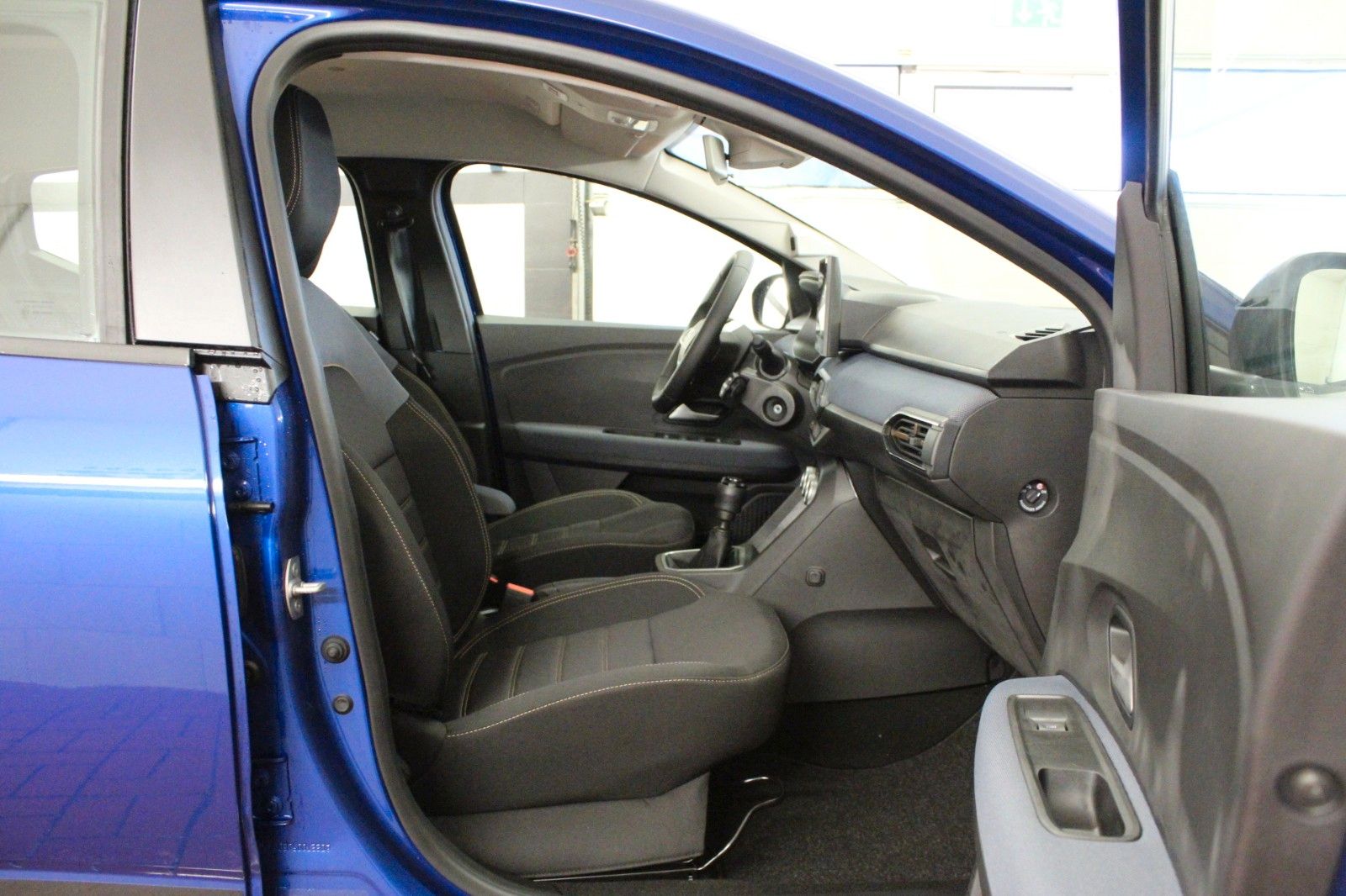 Fahrzeugabbildung Dacia Sandero Stepway TCe 110 Expression*Winterp.*MY26