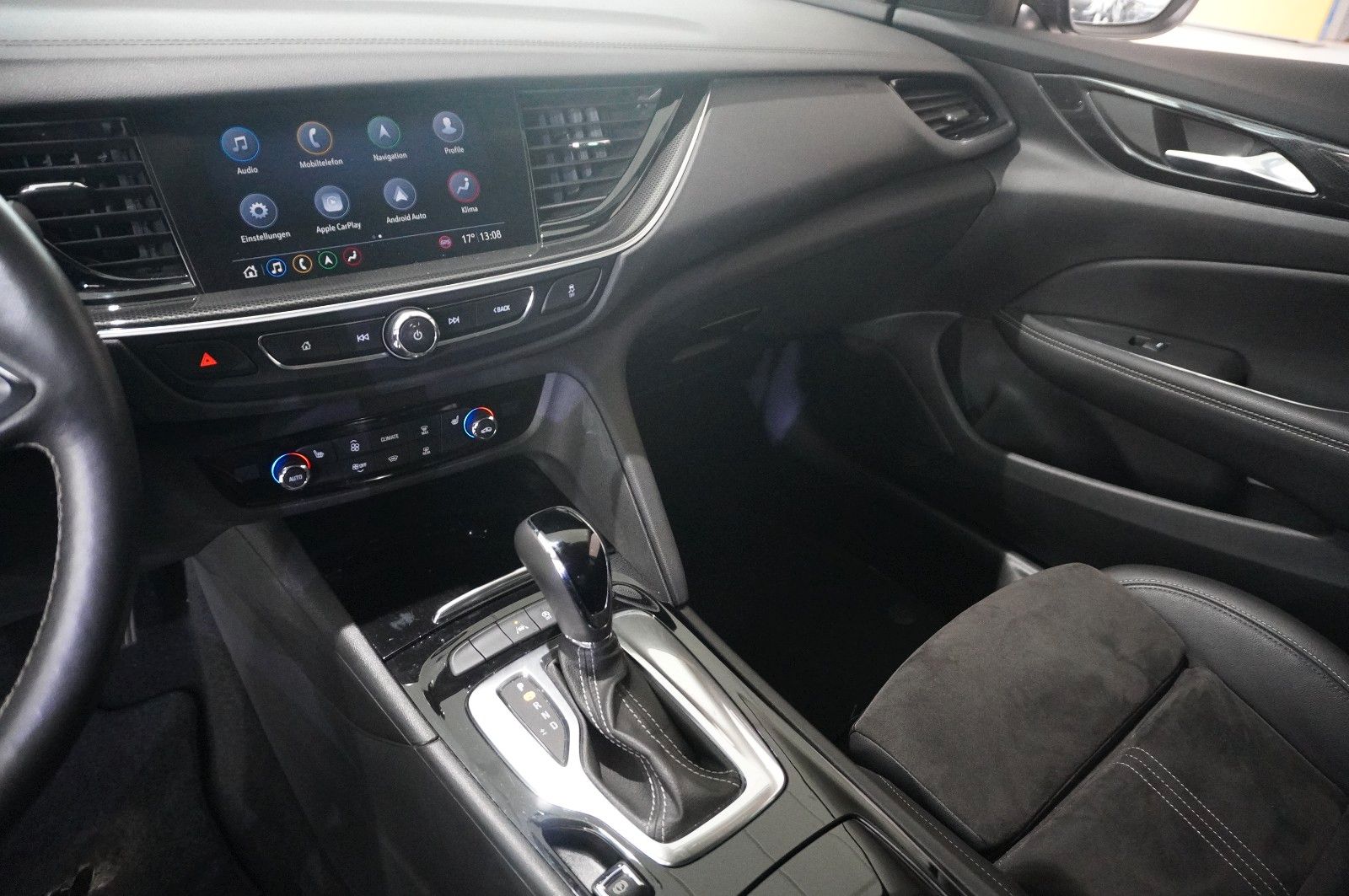 Fahrzeugabbildung Opel Insignia B ST 2.0D ELEGANCE NAVI/LED/KAMERA/DAB+