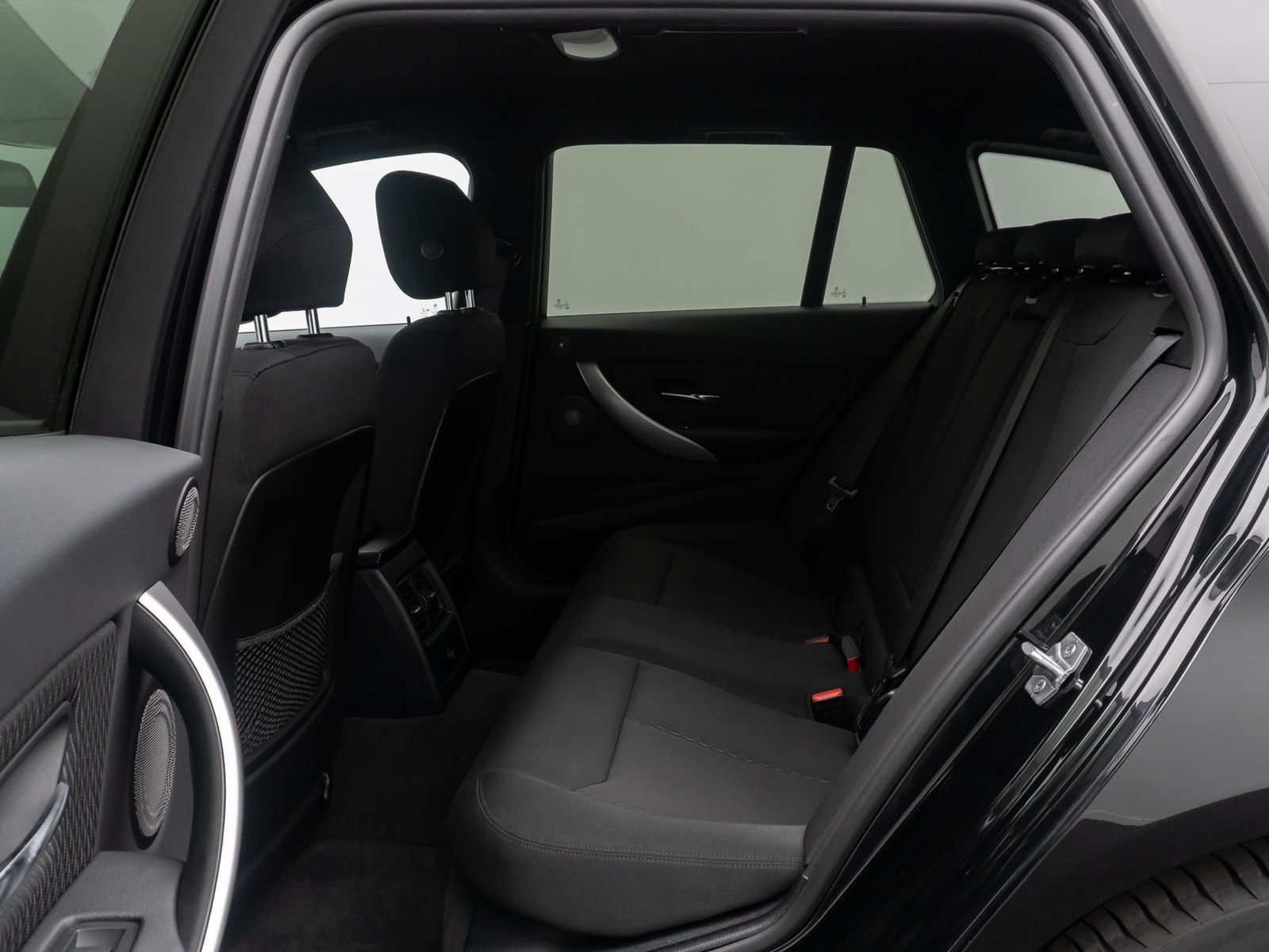 Fahrzeugabbildung BMW 320i GeschwindigReg ParkAss DAB H/K FernlichtAss